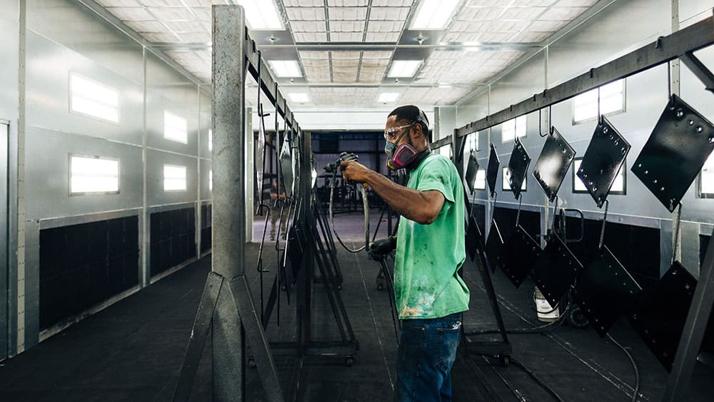 Industrial spray paint booth