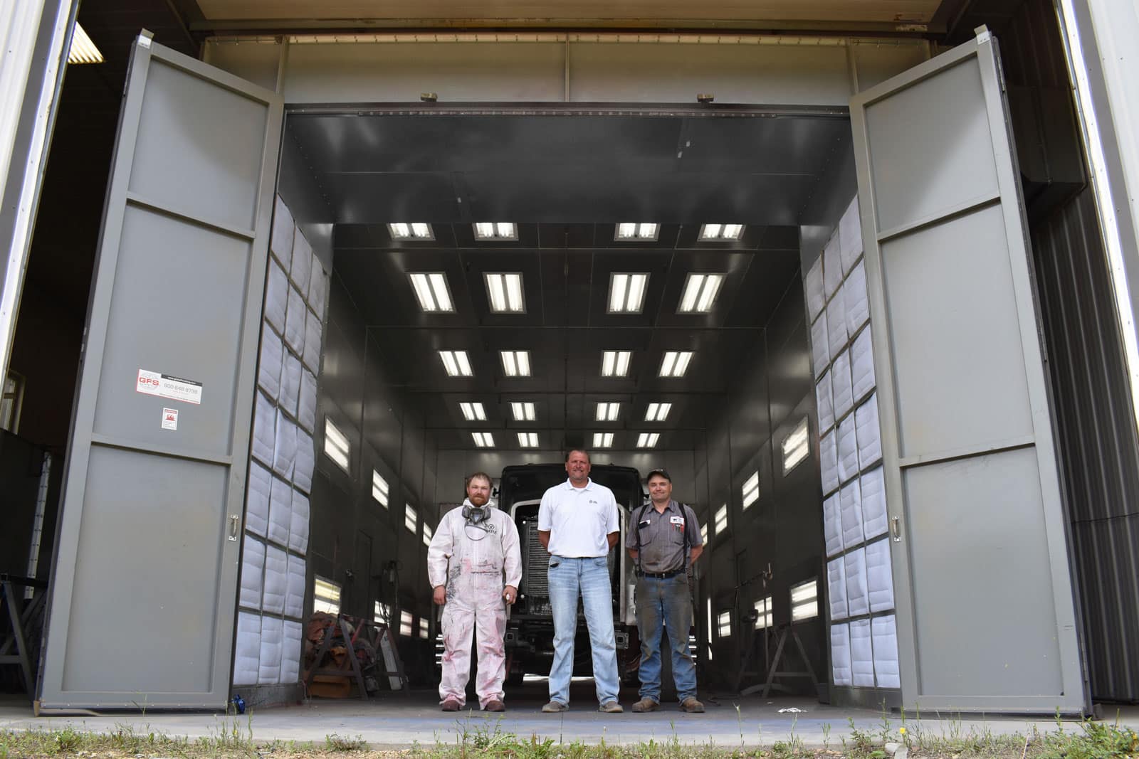 Cross Draft, Drive-Thru Heavy-Duty Truck Paint Booth