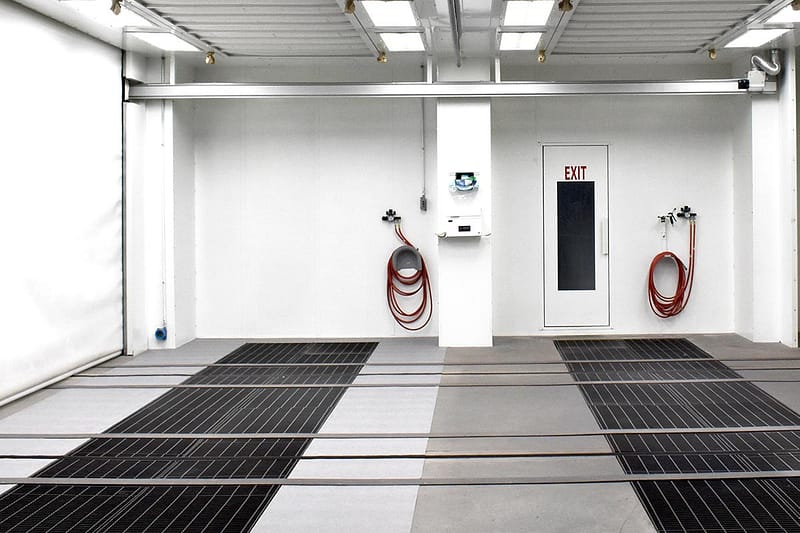 GFS - Prep Booth shown with and without PIG Grippy Mat installed